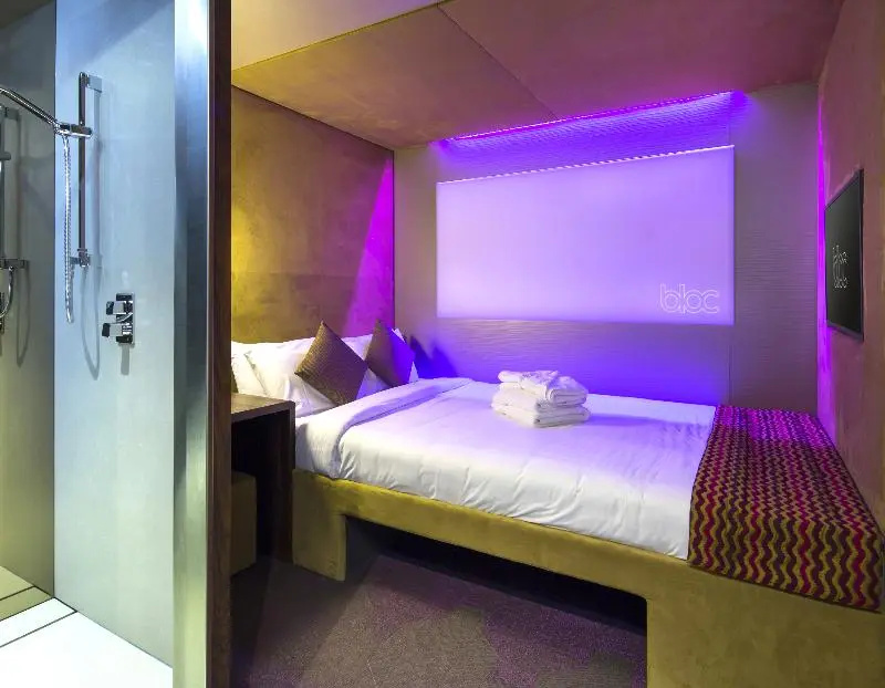 Bloc Hotel London Gatwick Airport Room Type - Sleep Double room full double bed