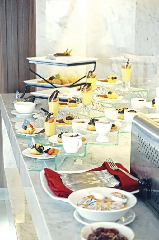Food & Beverage