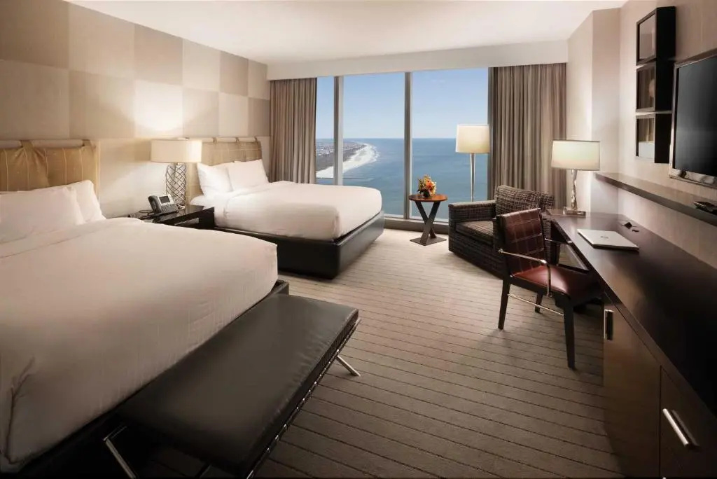 Contemporary Double room (full double bed)
