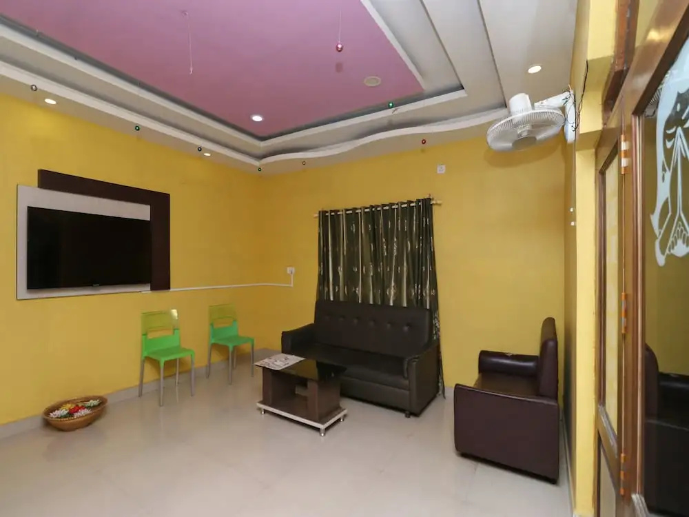 Lobby & Reception