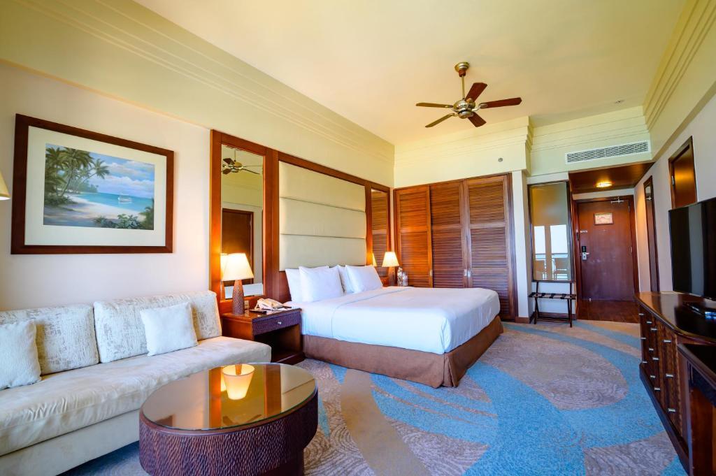 Danat Jebel Dhanna Resort