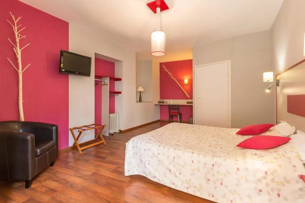 Standard Double room (full double bed)