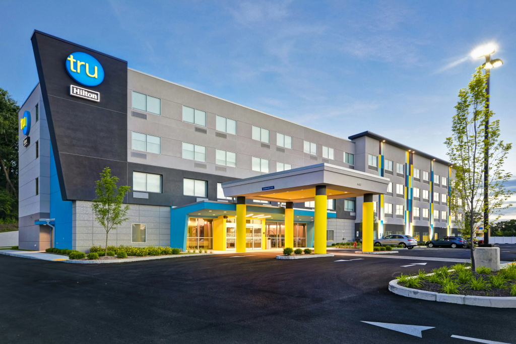 Tru by Hilton Chicopee Springfield