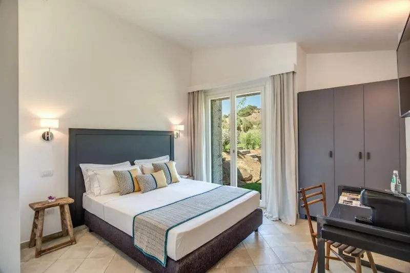 Double Suite (full double bed)