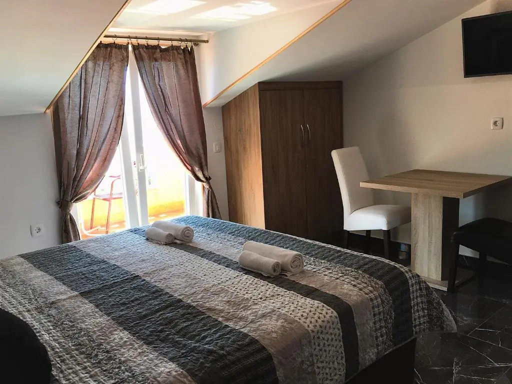 Studio with balcony and with sea view