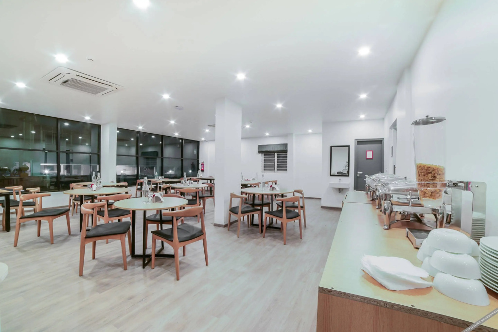 Food & Beverage