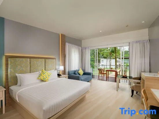 Двухместный номер Premier двуспальная кровать в The Briza Beach Resort Khaolak