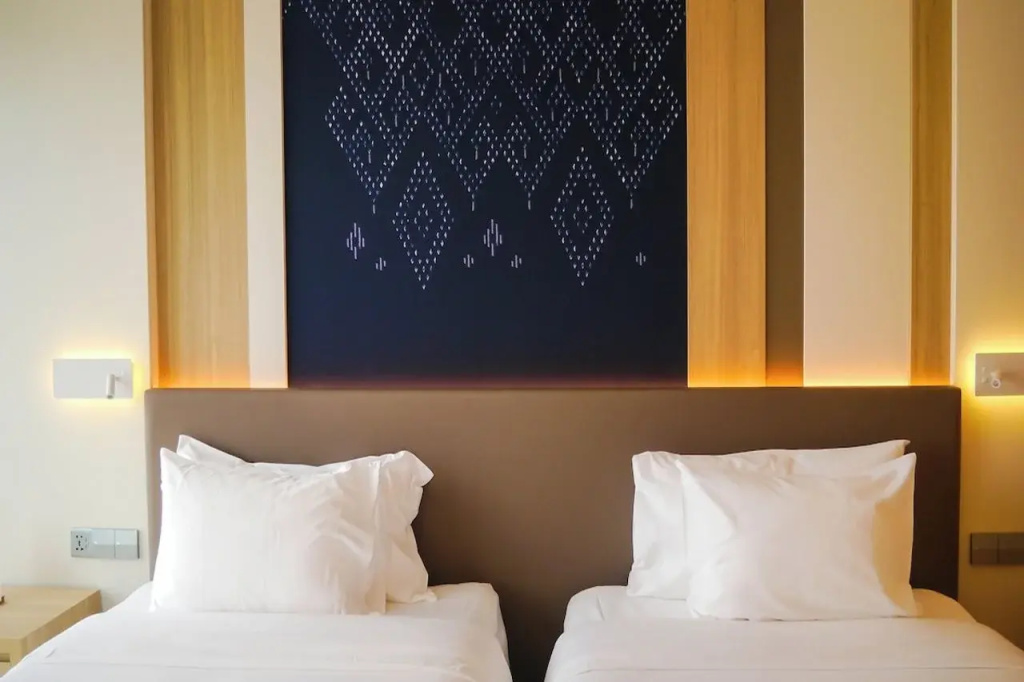 Sz Canalside Hotel — фото