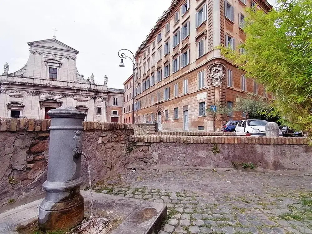 Domus Almapetra ai Fori Imperiali