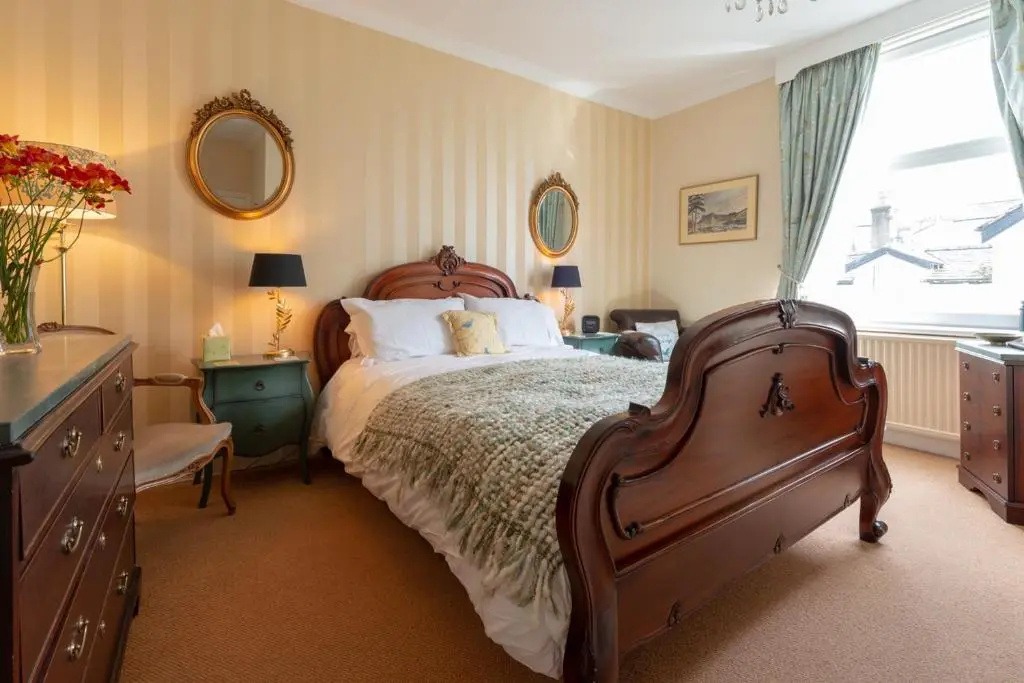 Standard room with mountain view