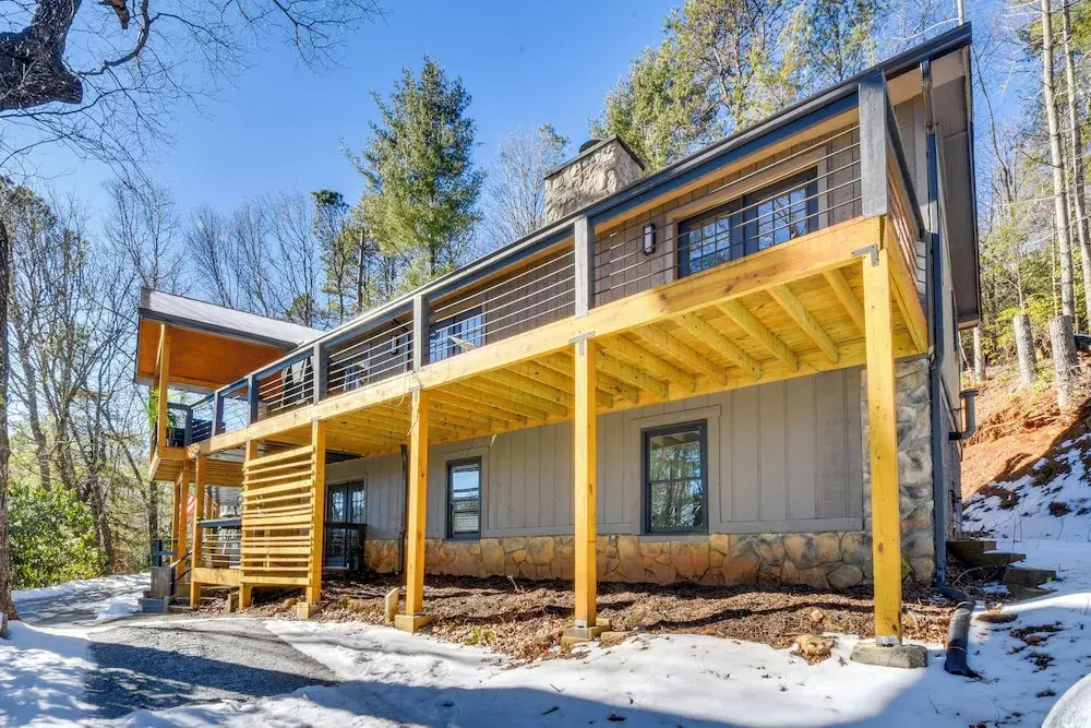 Mountain-view Gem w/ Community Perks in Dillard!