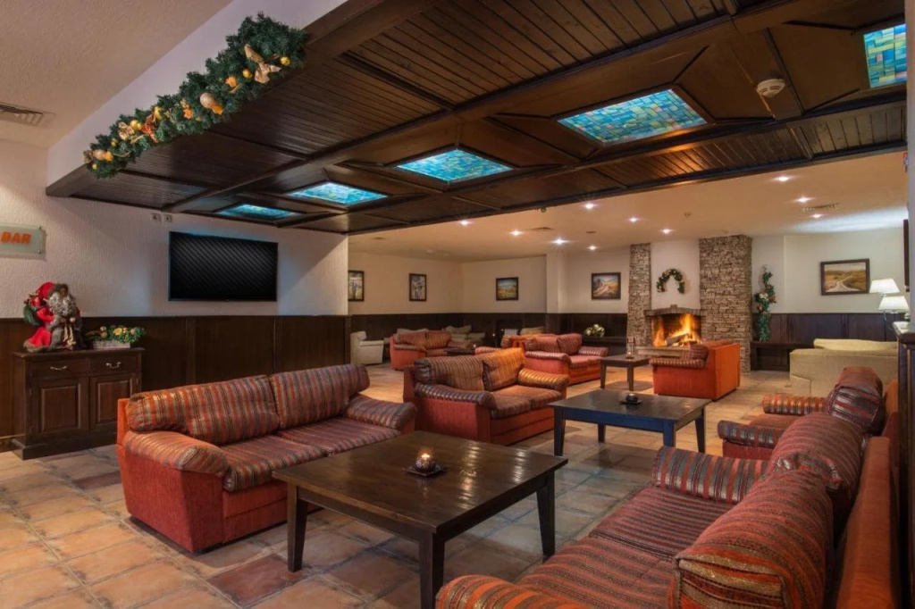 Lobby & Reception