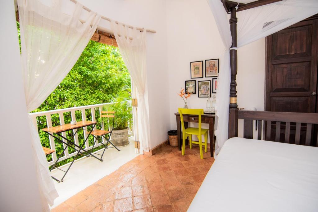Mango House