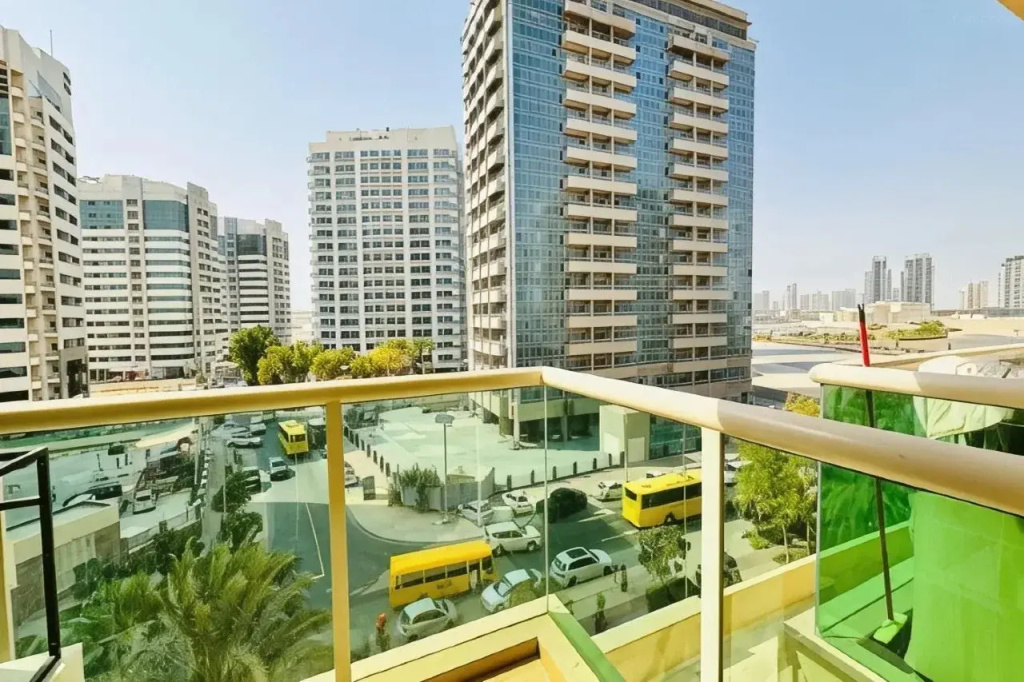 OYO 1233 Home Elite 1 Residence Sports City, Dubai