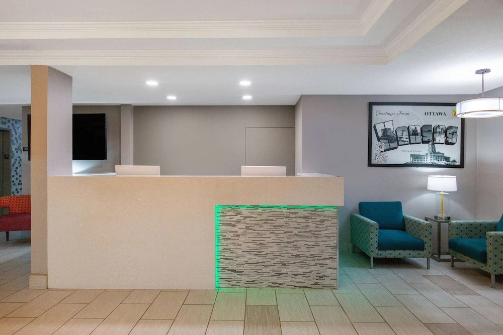 Lobby & Reception