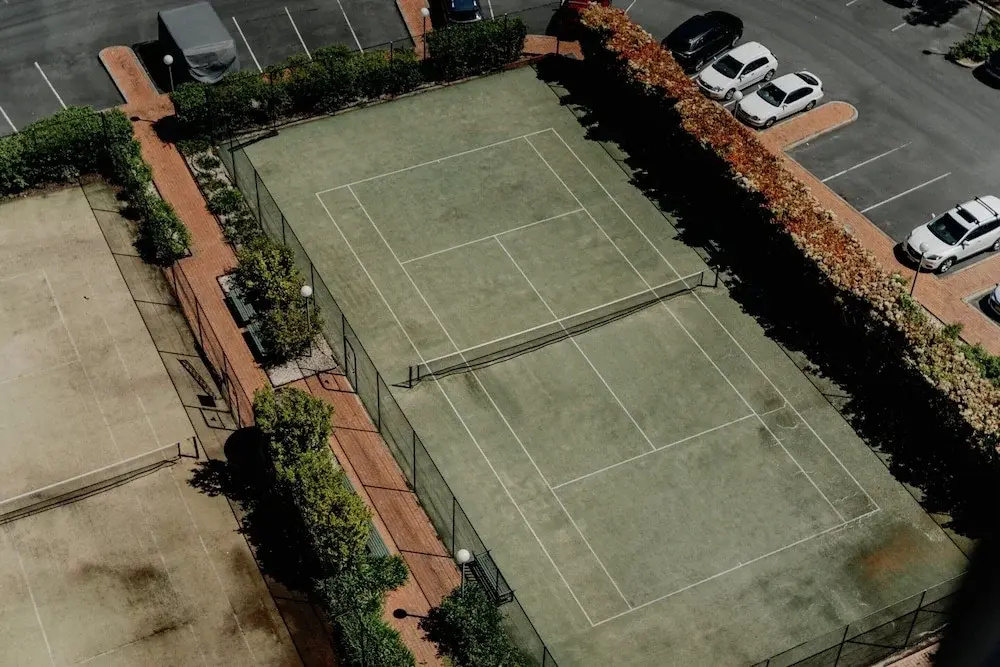 2-bed With Gym, Tennis Court & Stunning Lake Views
