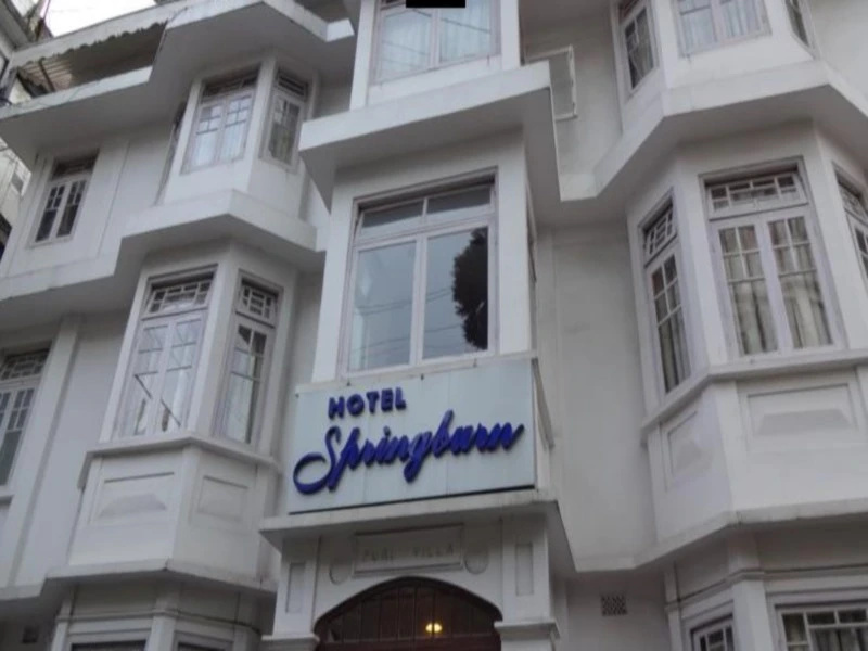 Deluxe Double room (full double bed)