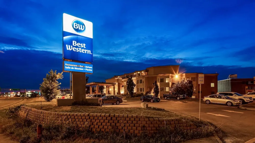 Best Western Plus Laval Montreal & Conference Centre