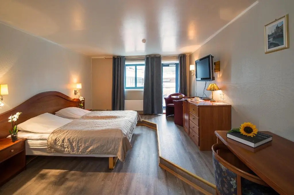 Tino's Hotel - Chambres