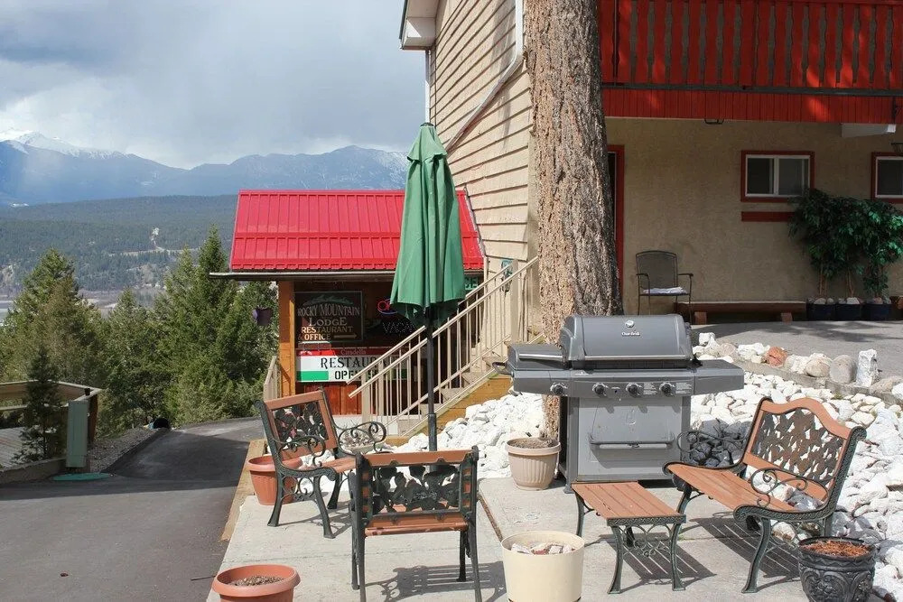 Rocky Mountain Springs Lodge