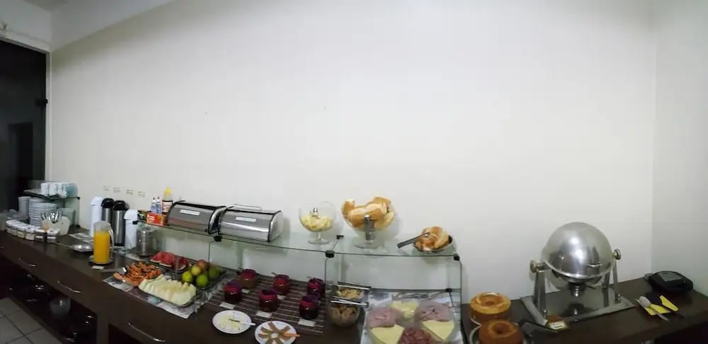 Food & Beverage