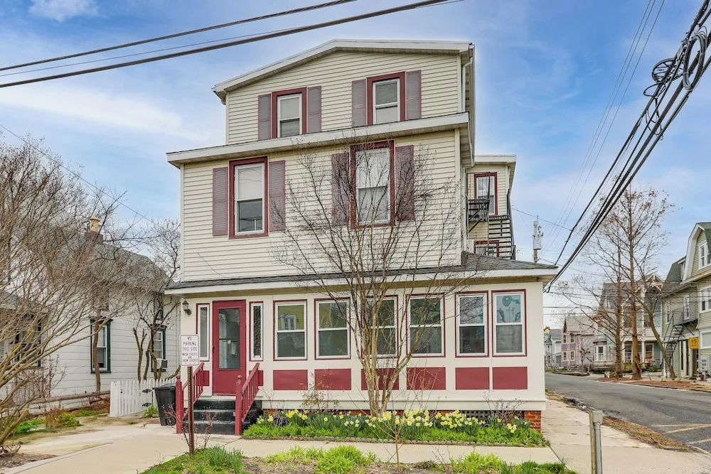 Steps to Shore & Boardwalk! Ocean Grove Getaway
