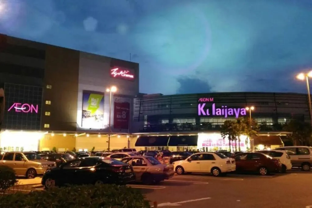 Kulai Dream Homestay 4room 16pax @near Kulai Aeon, JPO, Senai Airport, Legoland