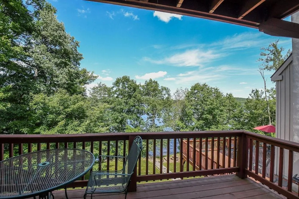 Lakeside Paradise