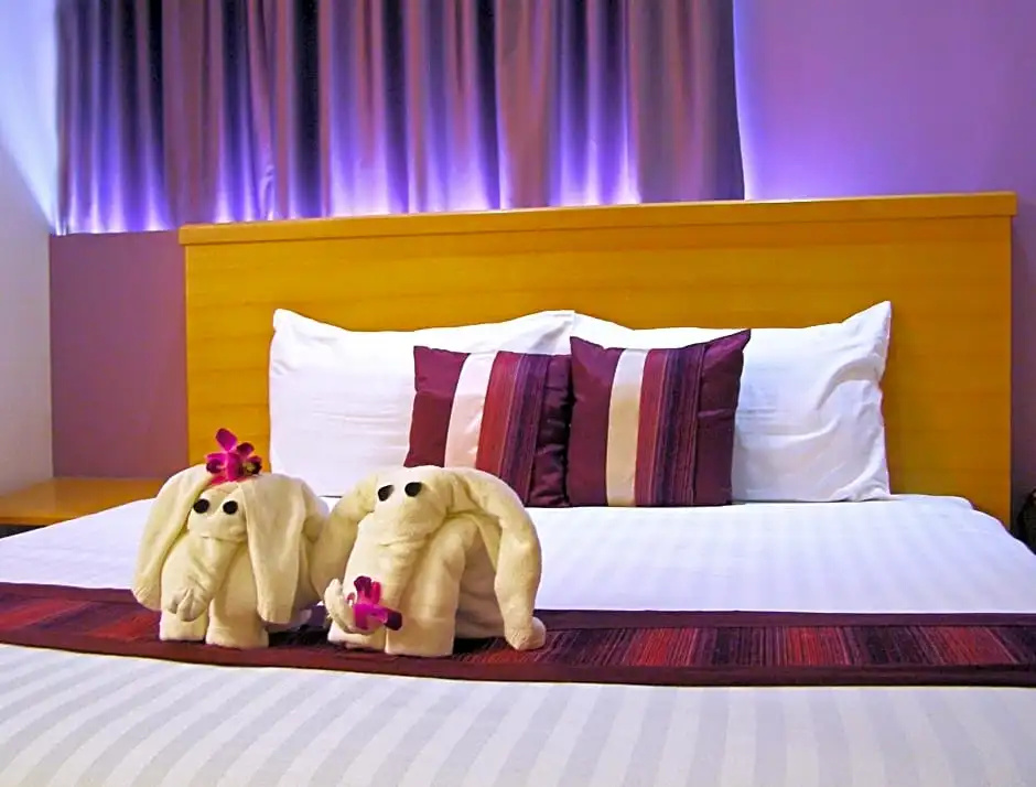 Deluxe Double room (full double bed)
