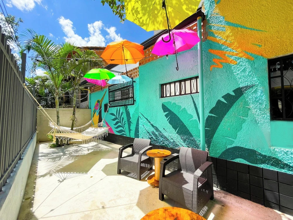 Baku Laureles Hostel