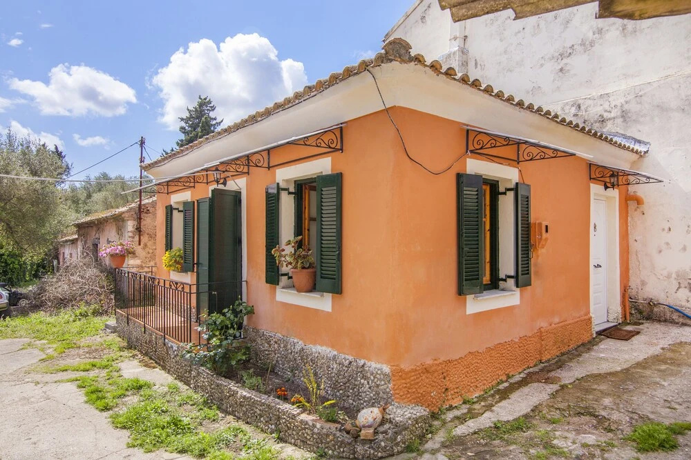 Old Barber Shop by Konnect, 1,2km from Dassia beach