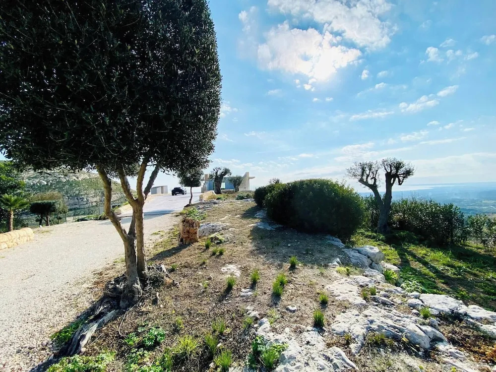 Prestigious Villa Olimpo With Pool And Sea View