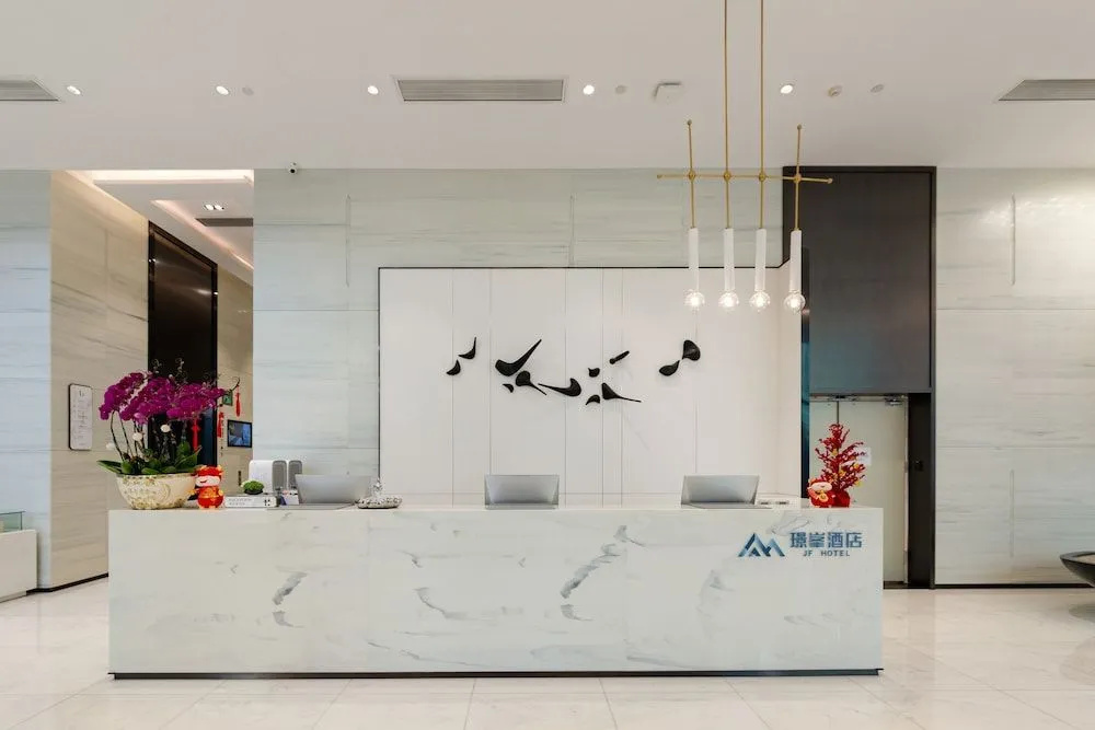 Lobby & Reception