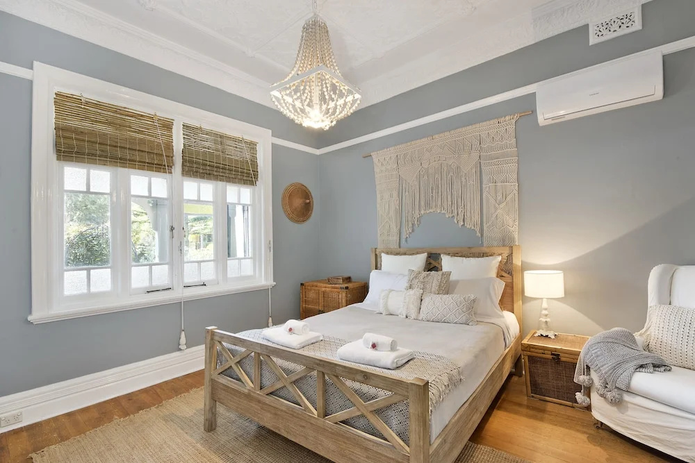 Double Cottage with balcony (full double bed)