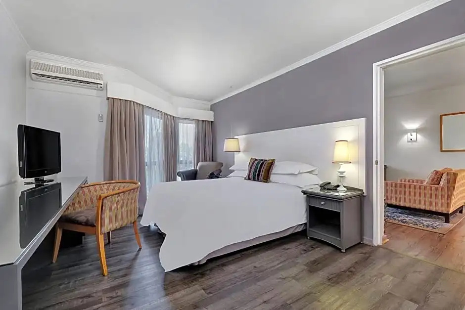 1 Bedroom Double Junior Suite with view (full double bed)