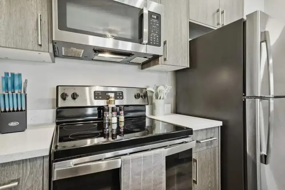 River House Condos — фото 4