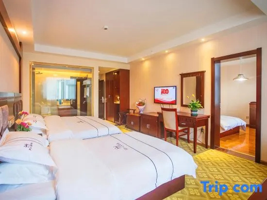 Deluxe Quadruple Family Suite