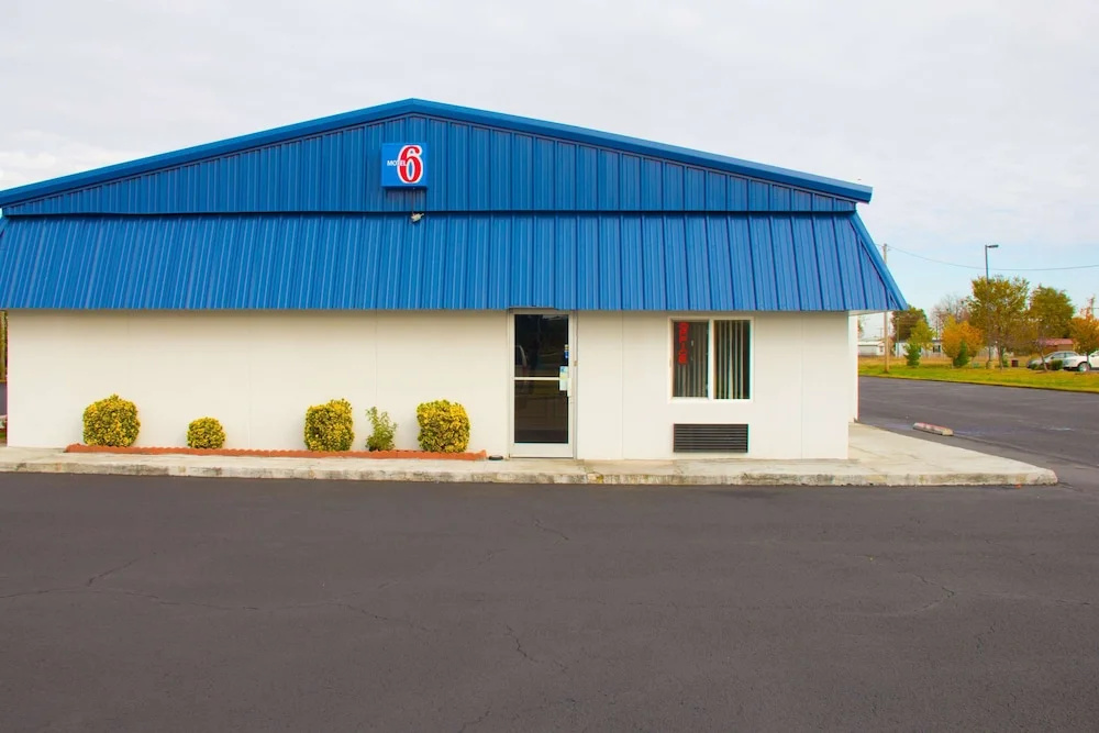 Motel 6 Sikeston MO