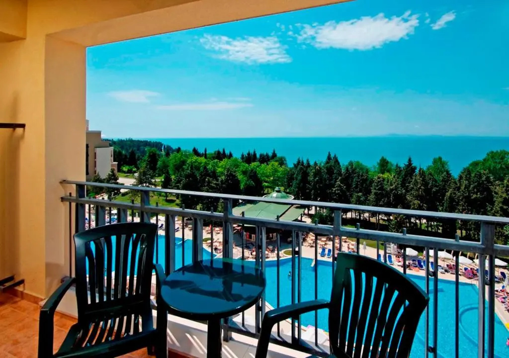 Family room with sea view