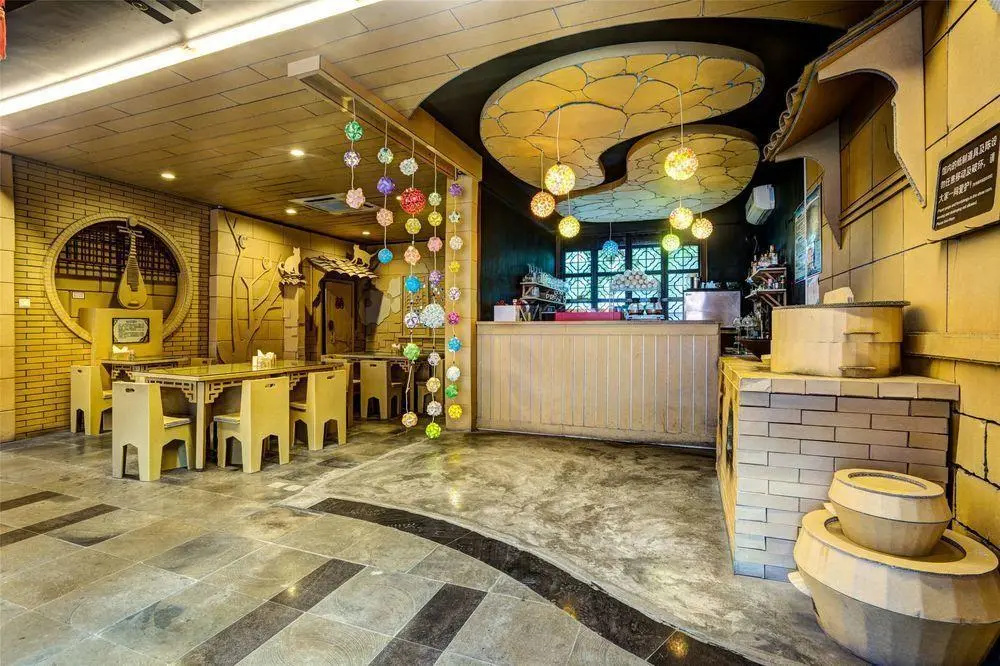 Cartonking Art Inn