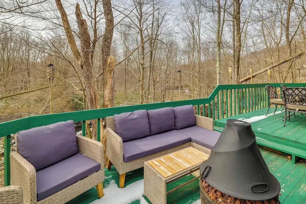 Lovely Poconos Cabin w/ Resort Amenities!