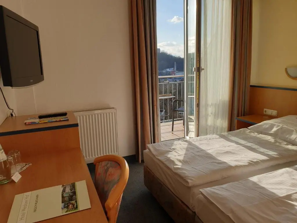 Standard Double room with balcony (full double bed)