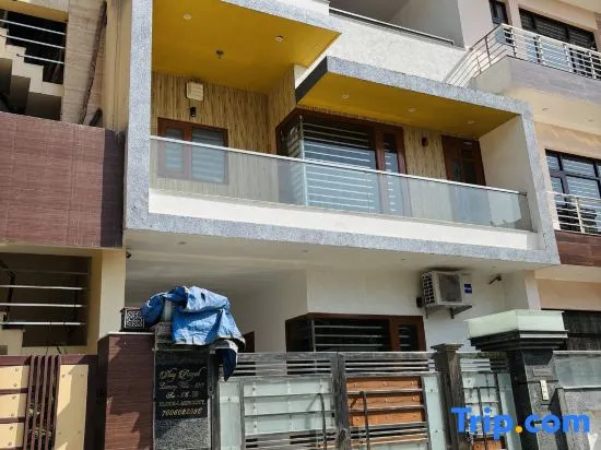 Luxury Villa Aerocity - Stay Royal BNB