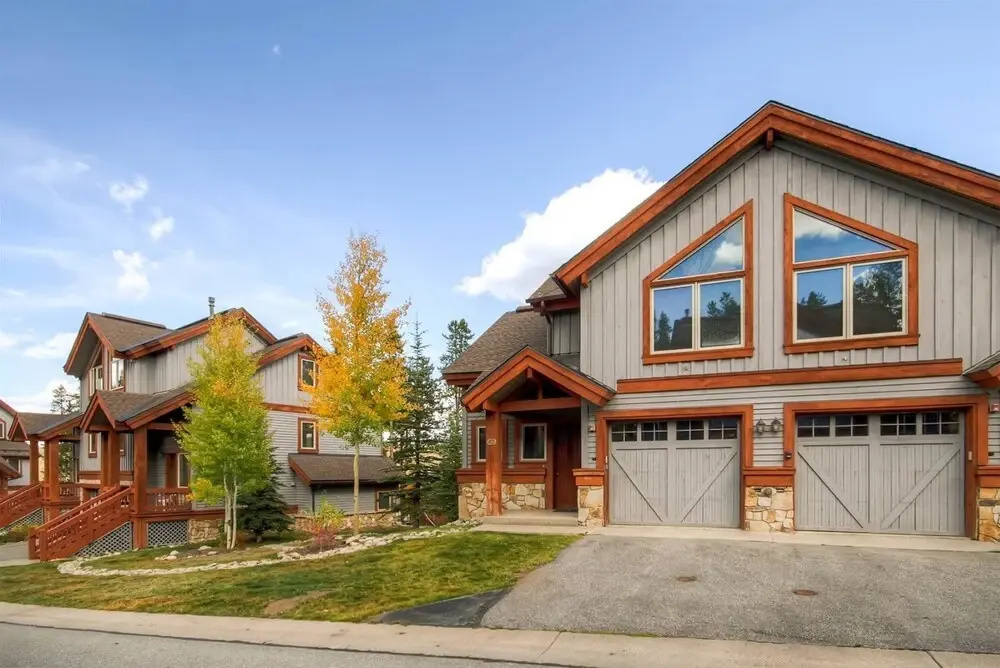 Ski-in/ski-out 3 Bedroom Townhome at Snowflake Lift With Private Hot Tub