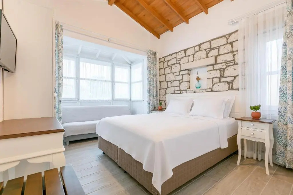 Superior Double room (full double bed)