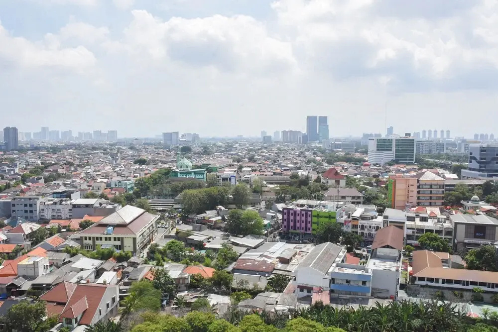 Nice And Warm Studio At Green Pramuka City Apartment