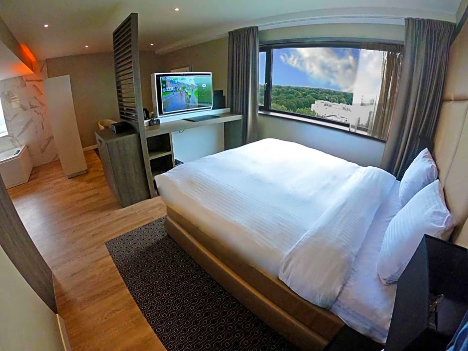 (1)Deluxe Suite at Riva Hotel The Hague in The Hague