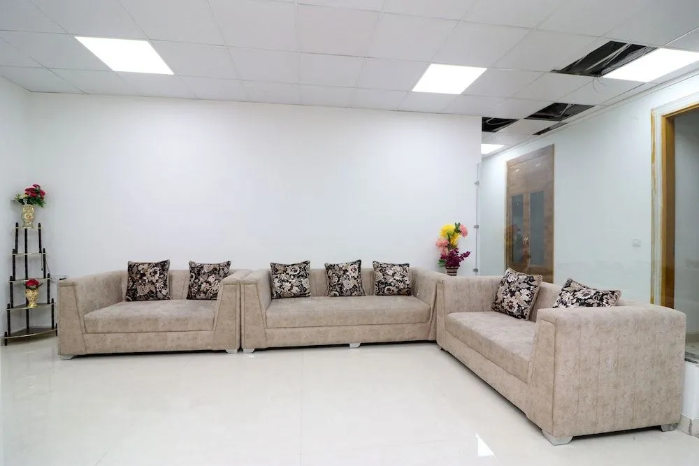 Lobby & Reception