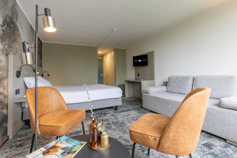 Deluxe Double room (full double bed)