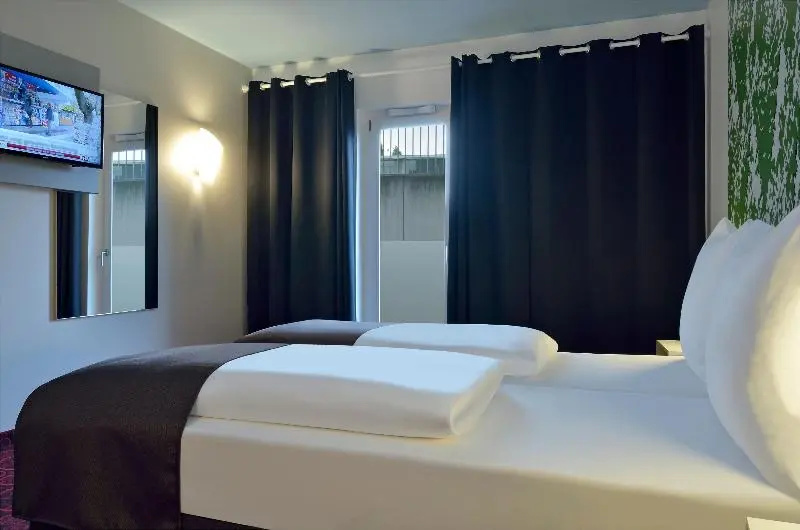 Economy room